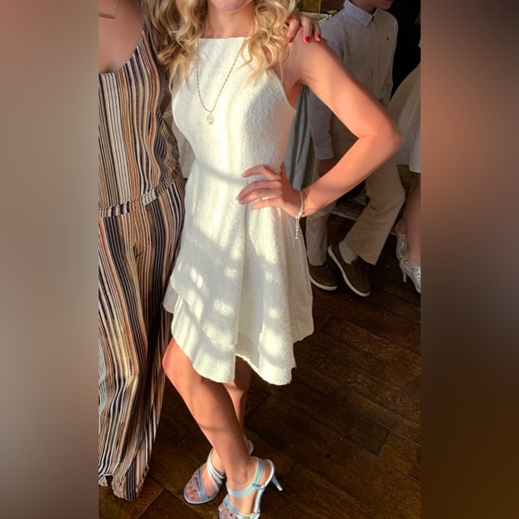 B. Darlin ivory dress. Size 0. GUC - Picture 2 of 7